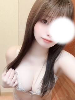 ニニ