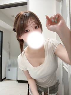 ニニ